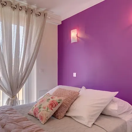 Friendly & Designed In The Golden Square *