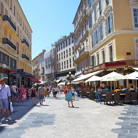 Friendly & Designed In The Golden Square Lägenhet